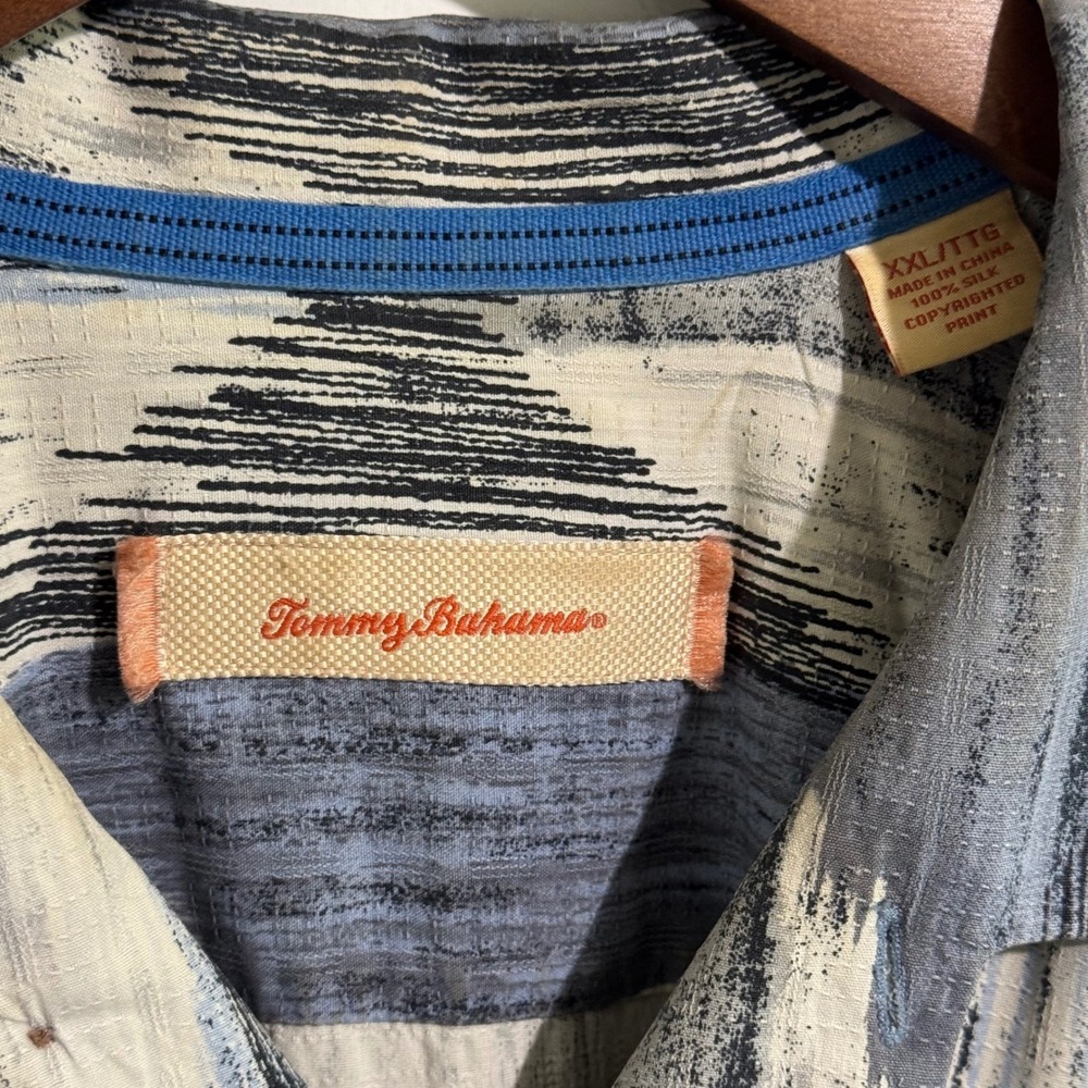 Tommy Bahama Mens XXL Silk Camp Shirt Abstract Ikat Print Blue Grey Short Sleeve - Picture 4 of 8
